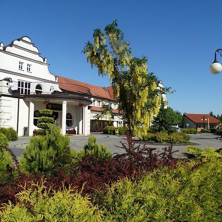 Hotel Wityng Ślesin Exteriör bild