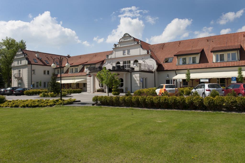 Hotel Wityng Ślesin Exteriör bild