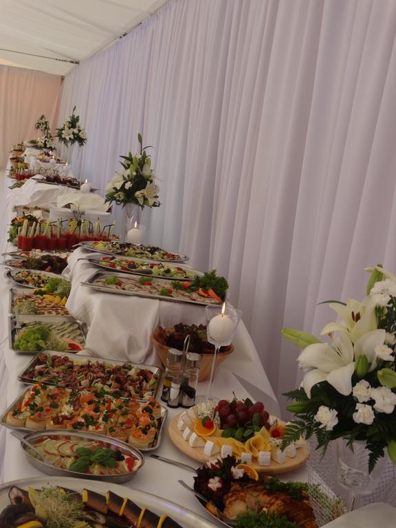 Hotel Wityng Ślesin Exteriör bild